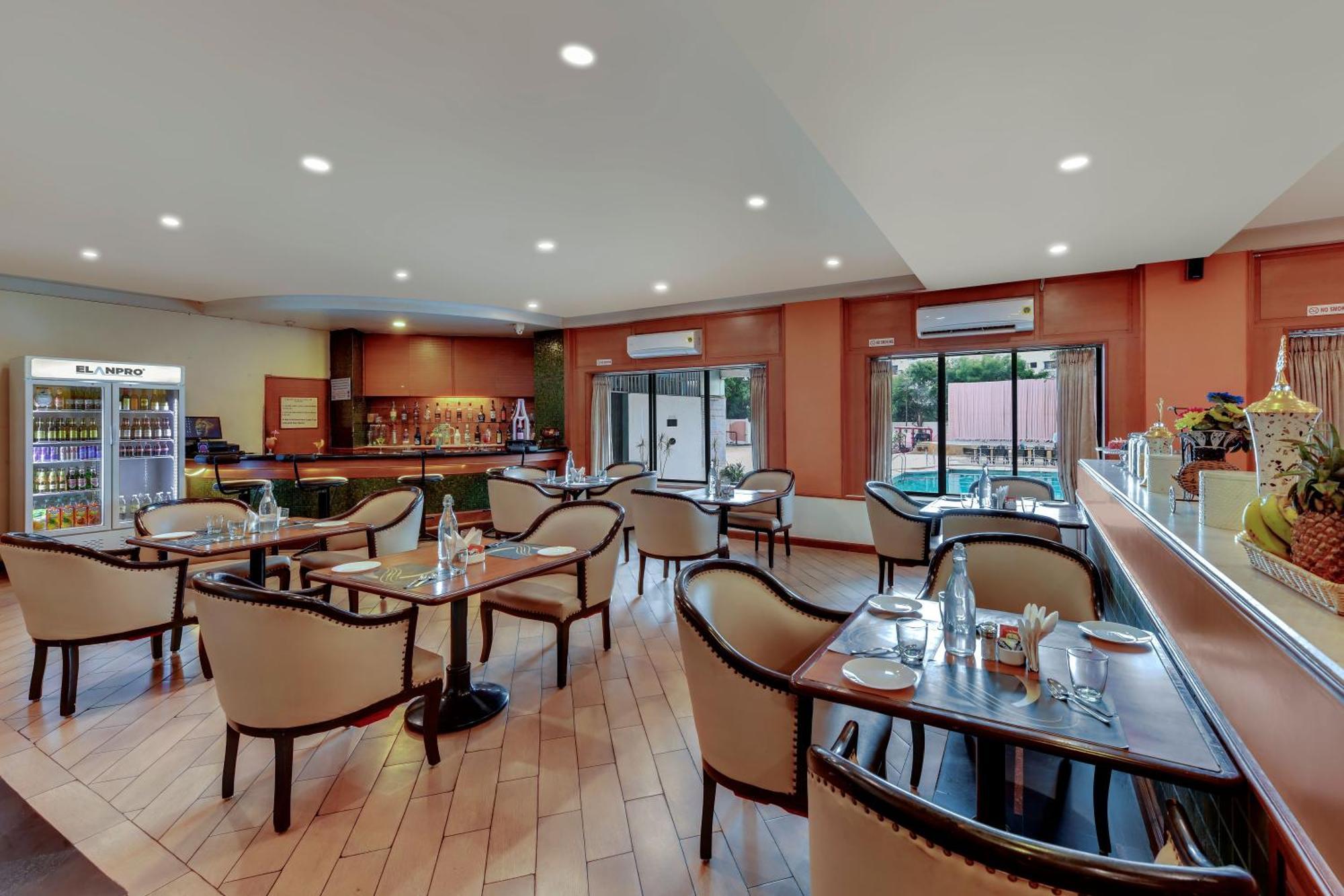 Quality Inn Regency, נאסיק מראה חיצוני תמונה